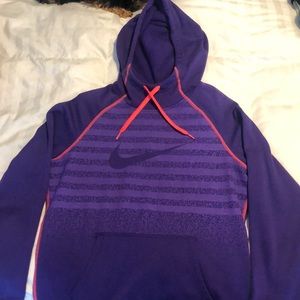 BNWOT Women’s Nike Therma-Fit Hoodie